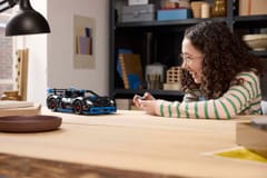 LEGO TECHNIC 42176 Porsche GT4 e-Performance lenktyninis automobilis 4