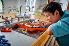 LEGO CITY 60504 Pakrančių apsaugos tarnybos gelbėjimo laivas ir sraigtasparnis 8