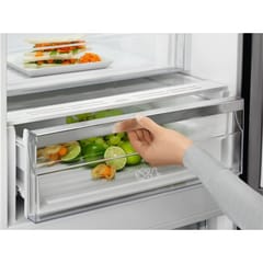 Electrolux LNC7ME32X3 Pastatomi 330 L E Nerūdijančiojo plieno 4
