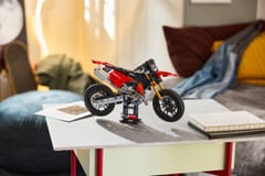 LEGO TECHNIC 42238 Ducati Desmo450 MX Factory 8