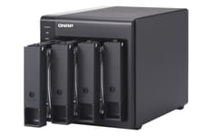 QNAP TR-004 saugojimo diskų korpusas HDD / SSD aptvaras Juoda 2.5/3.5" 3