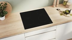Bosch Serie 4 PUE611BB5E viryklė Juoda Įmontuoti 60 cm Indukcinė viryklė, padalyta į sritis 4 zone(s) 5