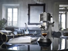 De’Longhi Dedica Style EC 685.BK Pusiau automatinis Espreso kavos aparatas 1,1 L 6