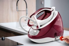 Tefal GV9220 lygintuvas su garų generatoriumi 2600 W Durilium AirGlide Autoclean soleplate Burgundija, Balta 2